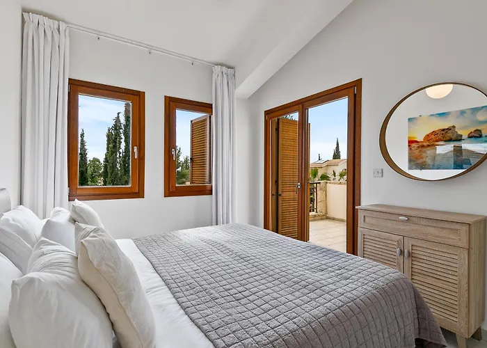 Hg37 Kopiaste - Newly Refurbished With Private Pool & Private Garden, Aphrodite Hills Kouklia