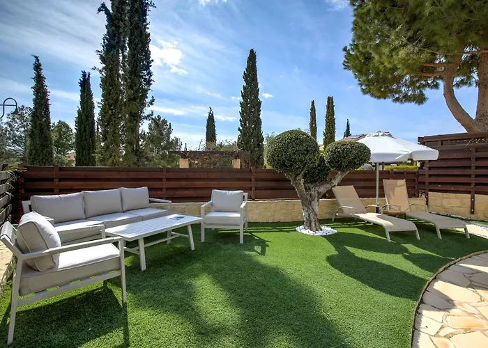 Hg37 Kopiaste - Newly Refurbished With Private Pool & Private Garden, Aphrodite Hills Vila