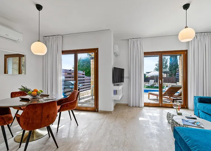 Hg37 Kopiaste - Newly Refurbished With Private Pool & Private Garden, Aphrodite Hills Kouklia