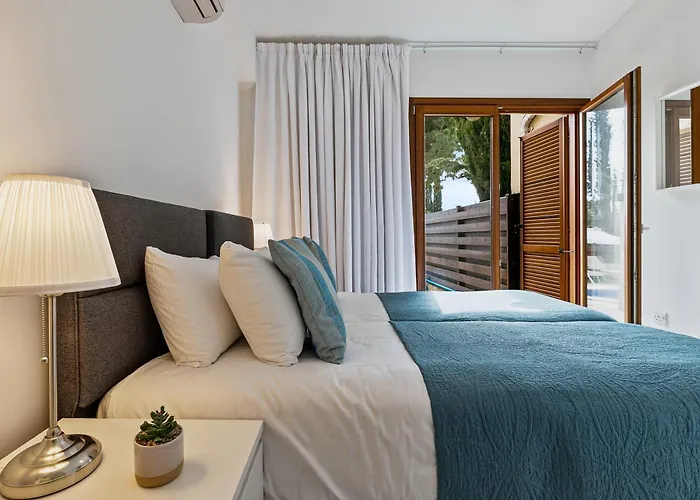 Vila Hg37 Kopiaste - Newly Refurbished With Private Pool & Private Garden, Aphrodite Hills *