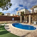 Hg37 Kopiaste - Newly Refurbished With Private Pool & Private Garden, Aphrodite Hills Villa *