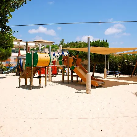 Hg37 Kopiaste - Newly Refurbished With Private Pool & Private Garden, Aphrodite Hills 库克里亚