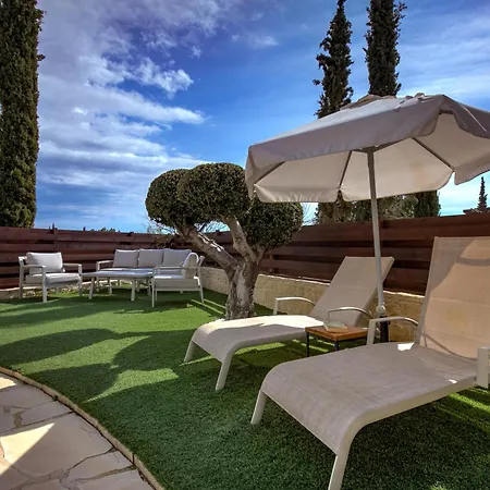 Hg37 Kopiaste - Newly Refurbished With Private Pool & Private Garden, Aphrodite Hills