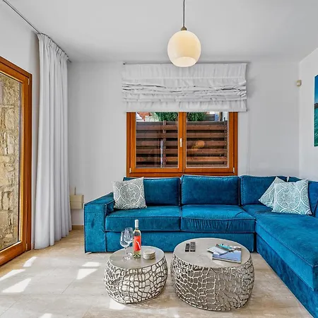 别墅 Hg37 Kopiaste - Newly Refurbished With Private Pool & Private Garden, Aphrodite Hills *