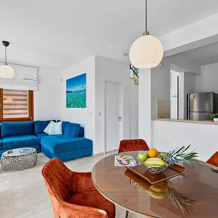 Hg37 Kopiaste - Newly Refurbished With Private Pool & Private Garden, Aphrodite Hills 别墅 *