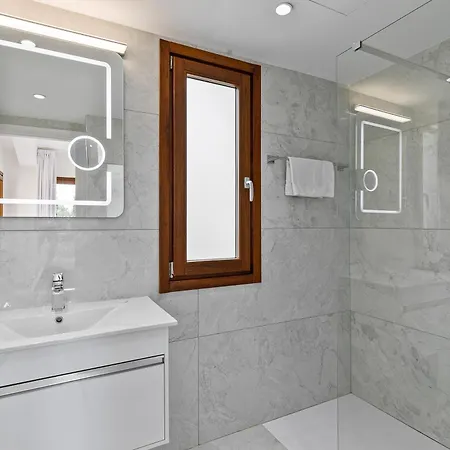 别墅 Hg37 Kopiaste - Newly Refurbished With Private Pool & Private Garden, Aphrodite Hills 库克里亚