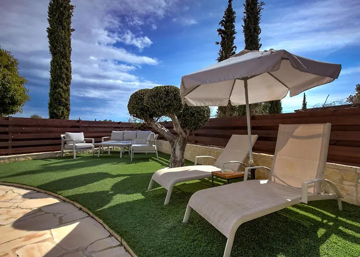 Hg37 Kopiaste - Newly Refurbished With Private Pool & Private Garden, Aphrodite Hills